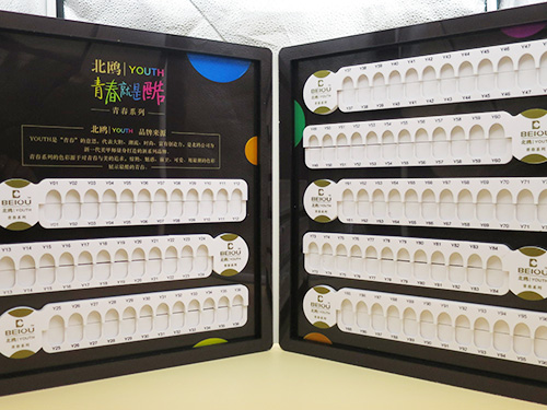有机玻璃加工时有机玻璃和玻璃两者之间有什么区别？